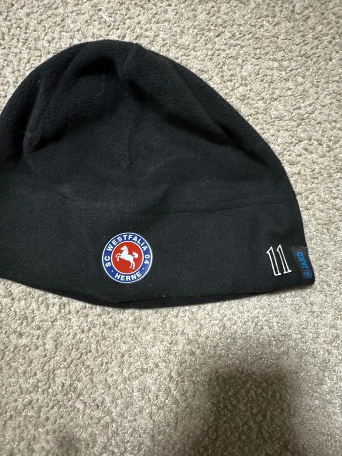 Sportmutze für den SC Westfalia Herne mit Logo und Nummer