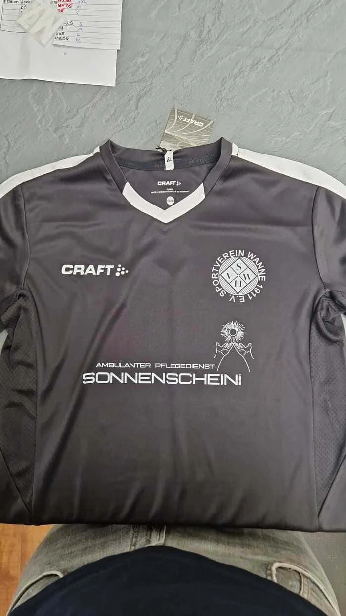 Sponsor Pflegedienst auf dem Trikot Sportverein Wanne